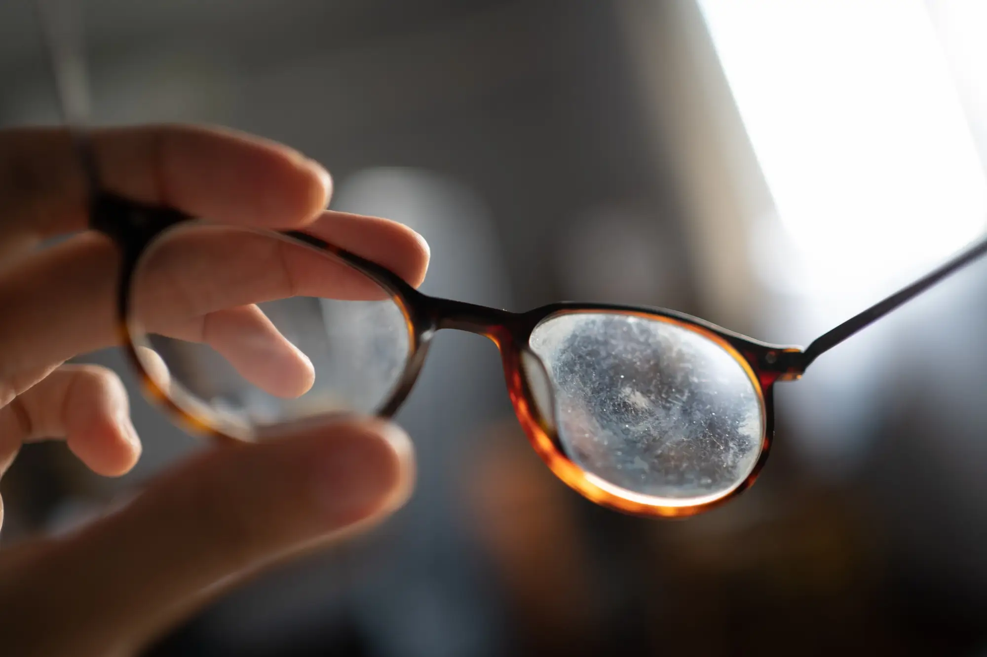 5 wyzwań, z którymi mierzy się każdy okularnik 3 AdobeStock 316572205